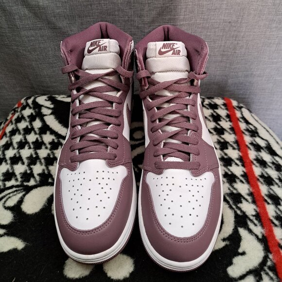 %Size 11.5 Nike Men Retro High Jordan 1 Sneakers Mauve / AJ1 main image 12